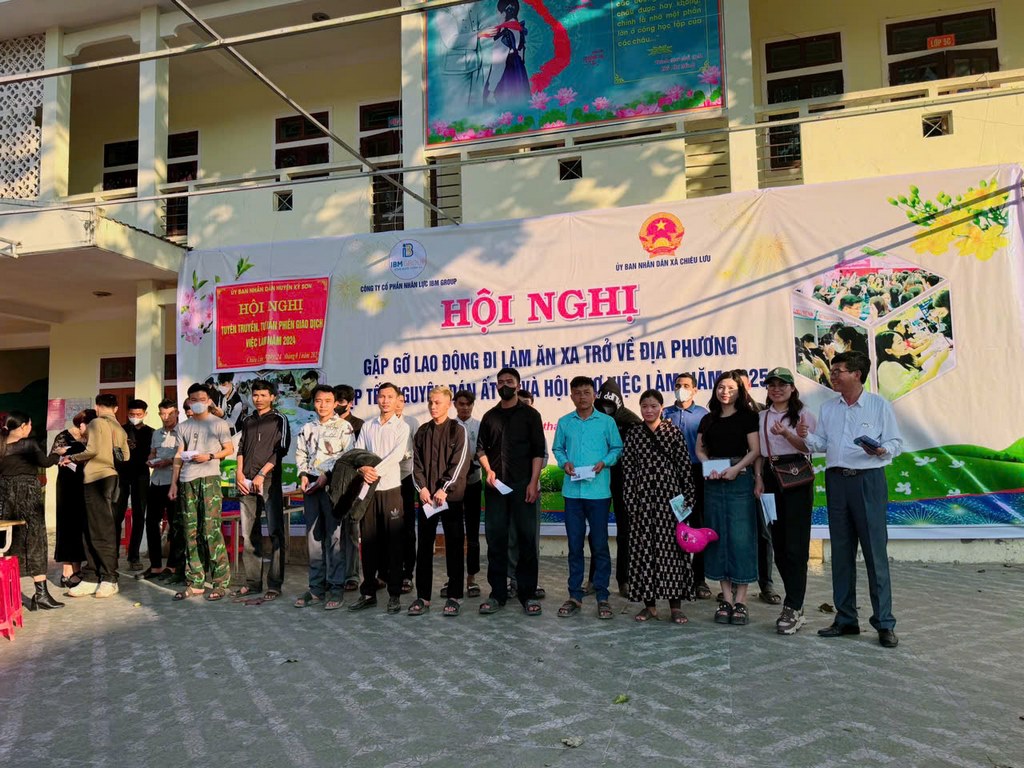 (ibmgroup.vn) Tết vì người nghèo lao động xa quê tại xã Chiêu Lưu, Bảo Nam của Huyện Kỳ Sơn - Nghệ An